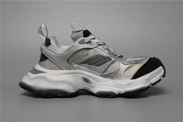 Balenciaga Track Trainer brancos cinza pretos dourados tênis com sola grossa 8