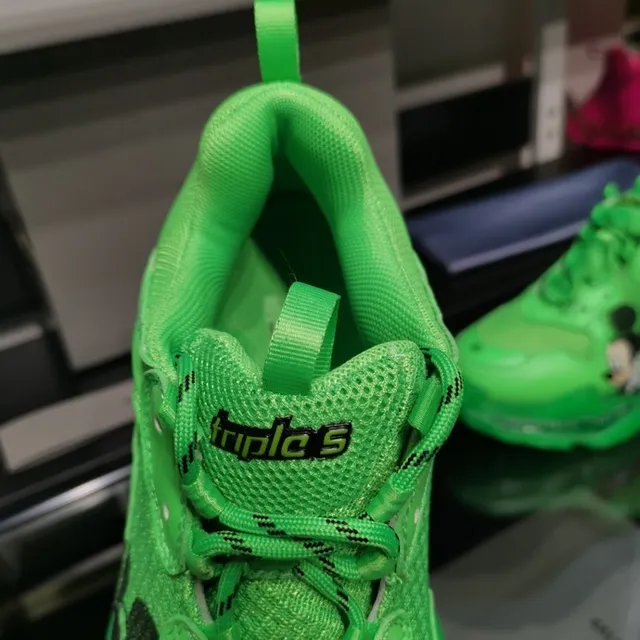 Balenciaga Triple S Zapatillas Neón Verde Mickey Mouse Chunky 8