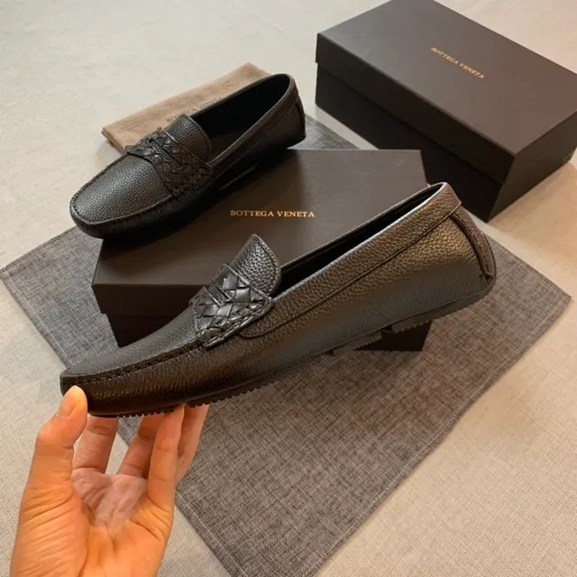 Bottega Veneta Andiamo কালো পেবল্ড লেদার Intrecciato ওভেন ভ্যাম্প লুফার 5