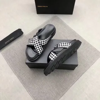 Bottega Veneta Andiamo चेकरबोर्ड क्रॉस-स्ट्रैप कैजुअल सैंडल्स