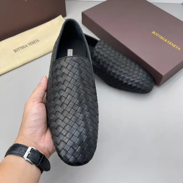 Bottega Veneta Andiamo Intrecciato جلد منسوج أسود مكاسين 4