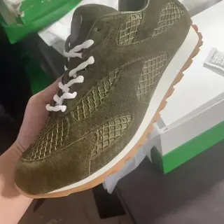Bottega Veneta সেনা সবুজ সাদা অলিভ সুড গ্রিড সেলাই ओভারলে জীবনযাত্রা স্নিকার