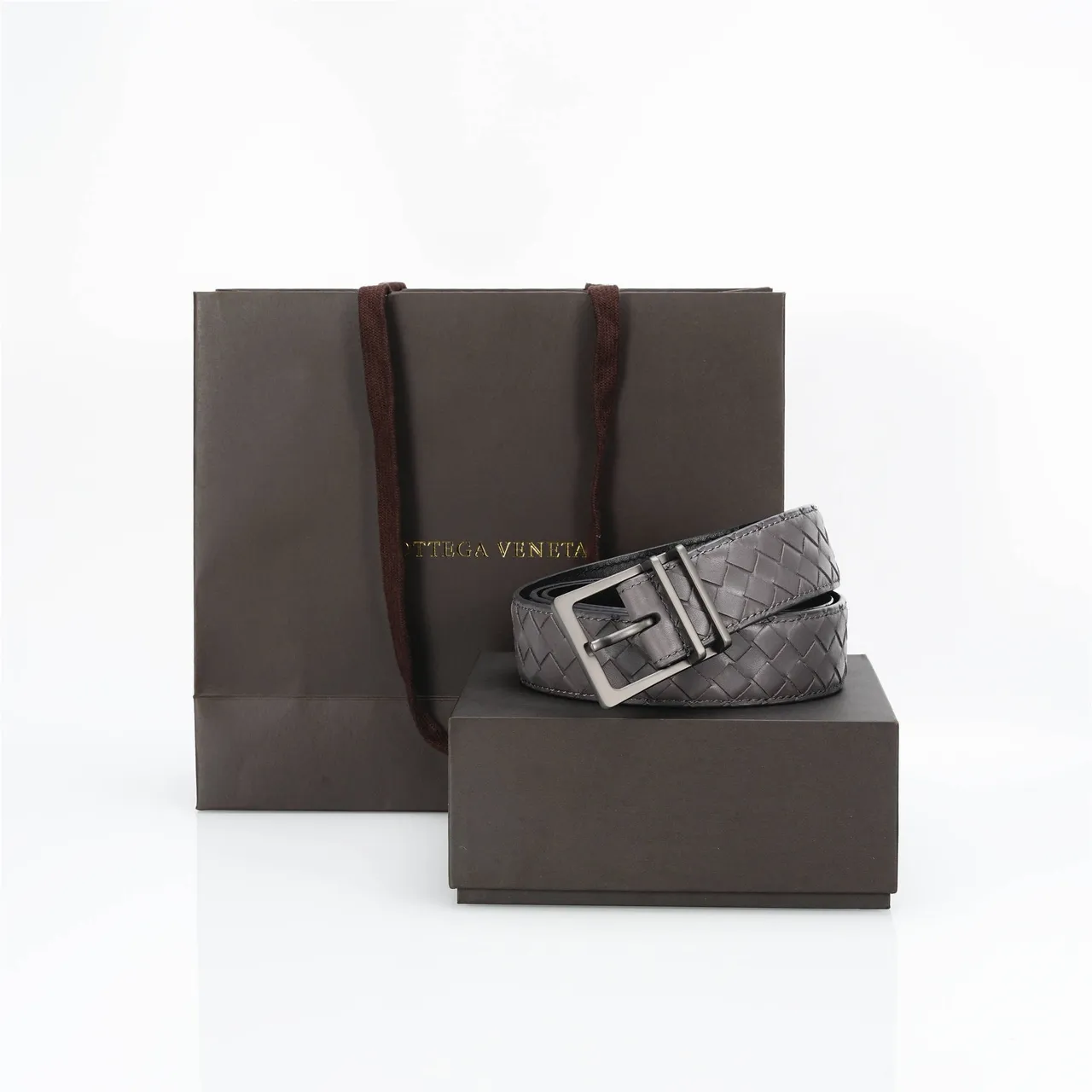 Bottega Veneta Cassette Intrecciato Cinto de Couro Cinza 5