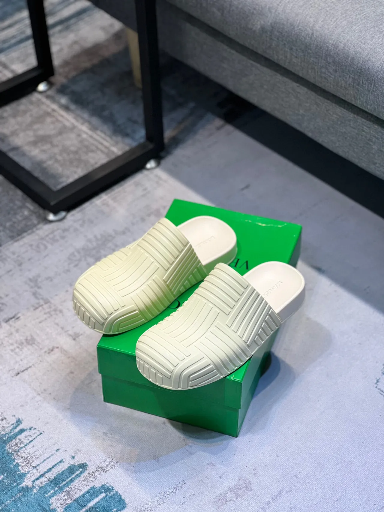 Bottega Veneta Cassette Slide হালকা লাইম-সবুজ স্লিপার 7
