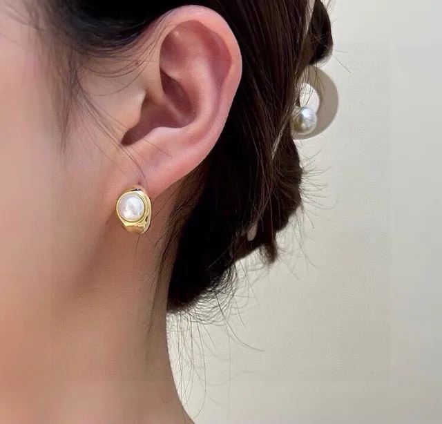 Bottega Veneta Gold-Tone Pearl Stud Earrings 6