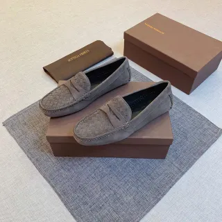Bottega Veneta ধূসর সুয়েড Intrecciato লোফার্স