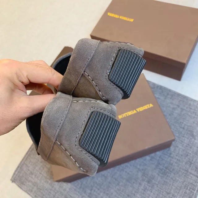 Bottega Veneta cinza camurça Intrecciato Loafers 2
