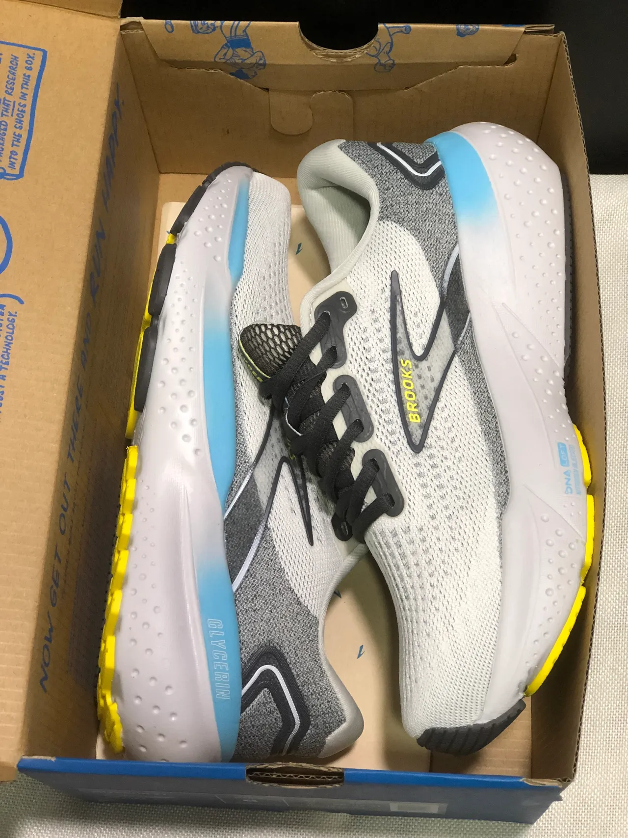 Brooks Glycerin White Gray Blue Yellow zapatos de correr 2