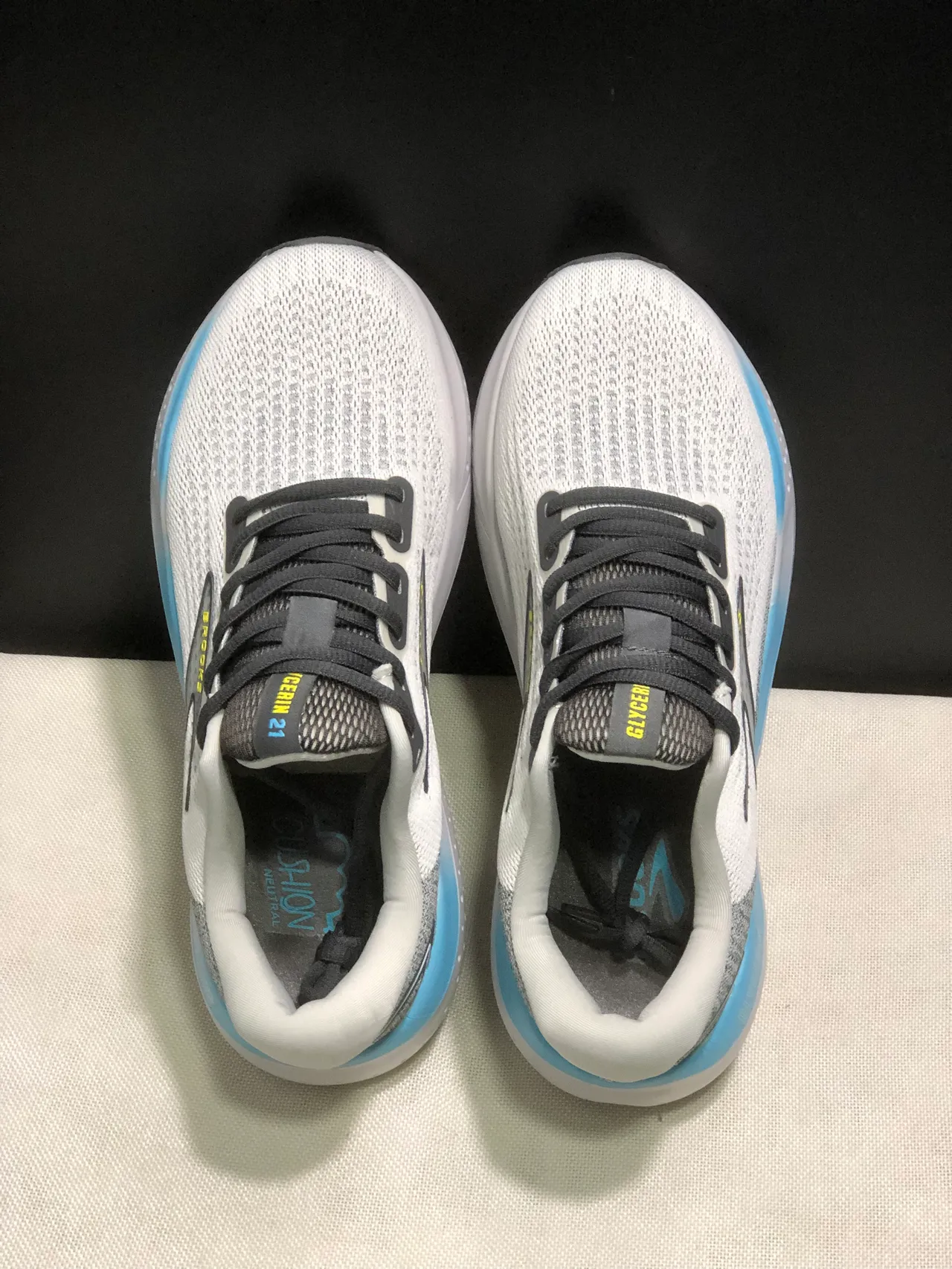 Brooks Glycerin White Gray Blue Yellow zapatos de correr 6
