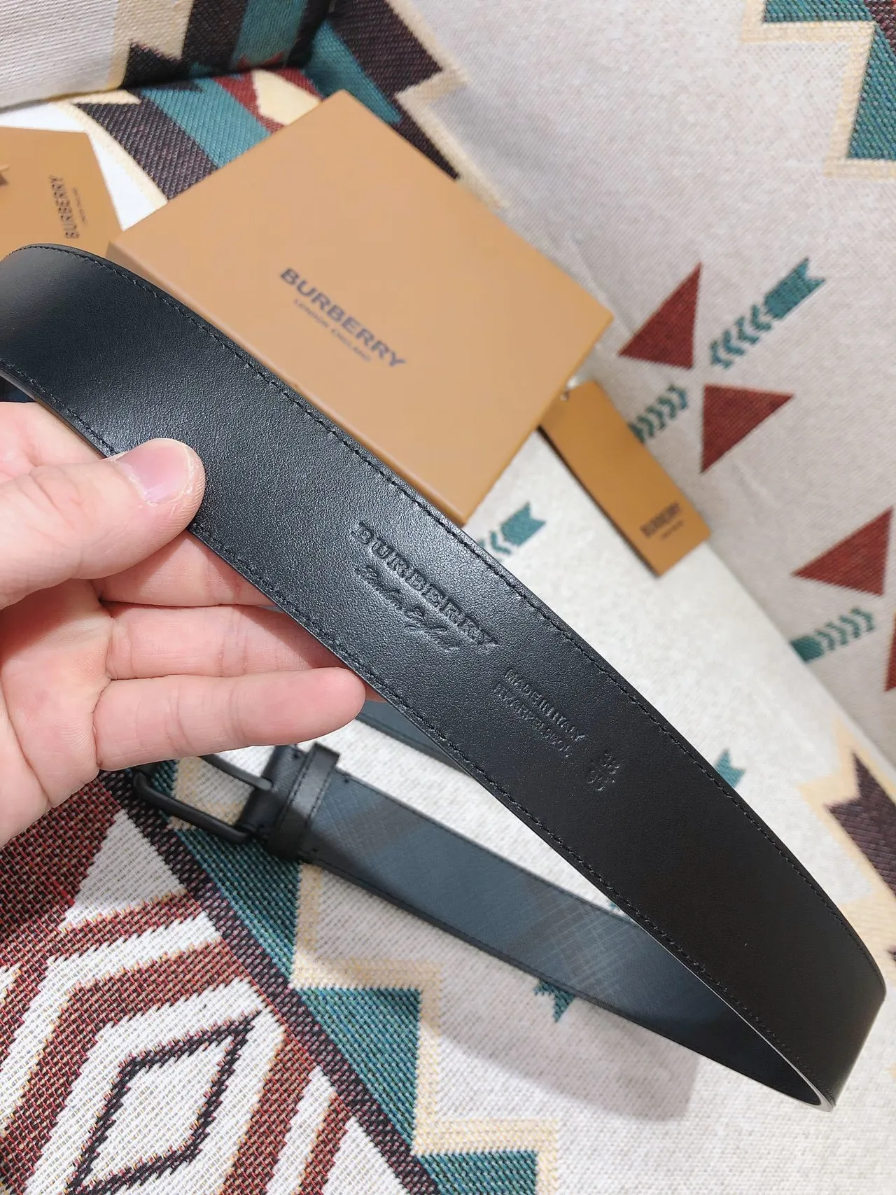 Burberry 黑色哑光扣 色调格纹皮革腰带 3