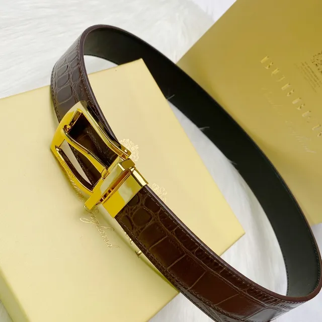 Burberry Crocodile-Embossed Reversible Leather Belt 4