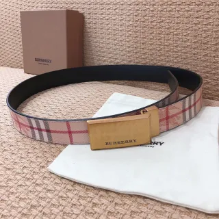 Burberry House Check Reversible Leather Belt