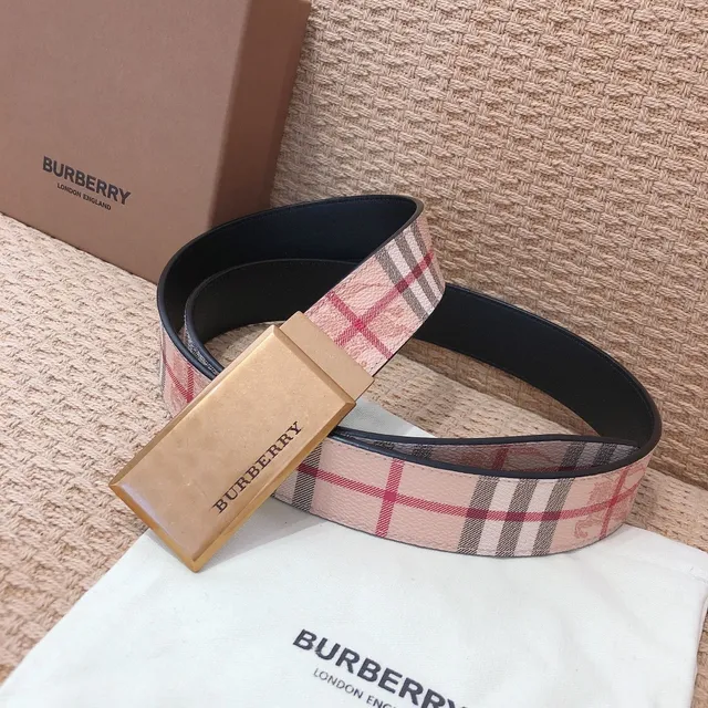 Burberry House Check Cinto de couro reversível 2