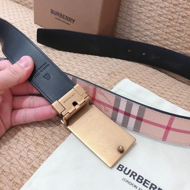 Burberry House Check Cinto de couro reversível 6