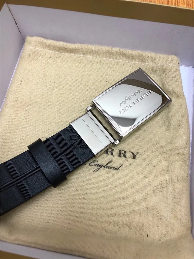 Burberry Knight কালো রৌপ্য উৎকীর্ণ ঘর চেক প্যাটার্ন ব্রাশ আয়তাকার বক্ল লেদার বেল্ট 11