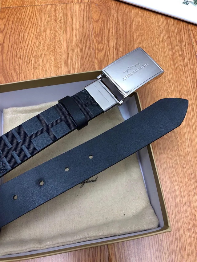 Burberry Knight কালো রৌপ্য উৎকীর্ণ ঘর চেক প্যাটার্ন ব্রাশ আয়তাকার বক্ল লেদার বেল্ট 12