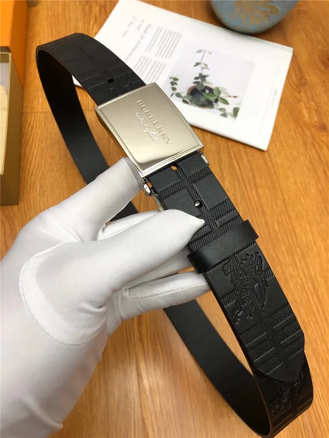 Burberry Knight কালো রৌপ্য উৎকীর্ণ ঘর চেক প্যাটার্ন ব্রাশ আয়তাকার বক্ল লেদার বেল্ট 14