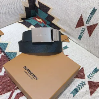 Burberry Knight Navy House Check Ceinture en cuir