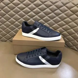 Burberry Lola Navy White جلد علوي House Check شريط جانبي أسلوب حياة sneakers