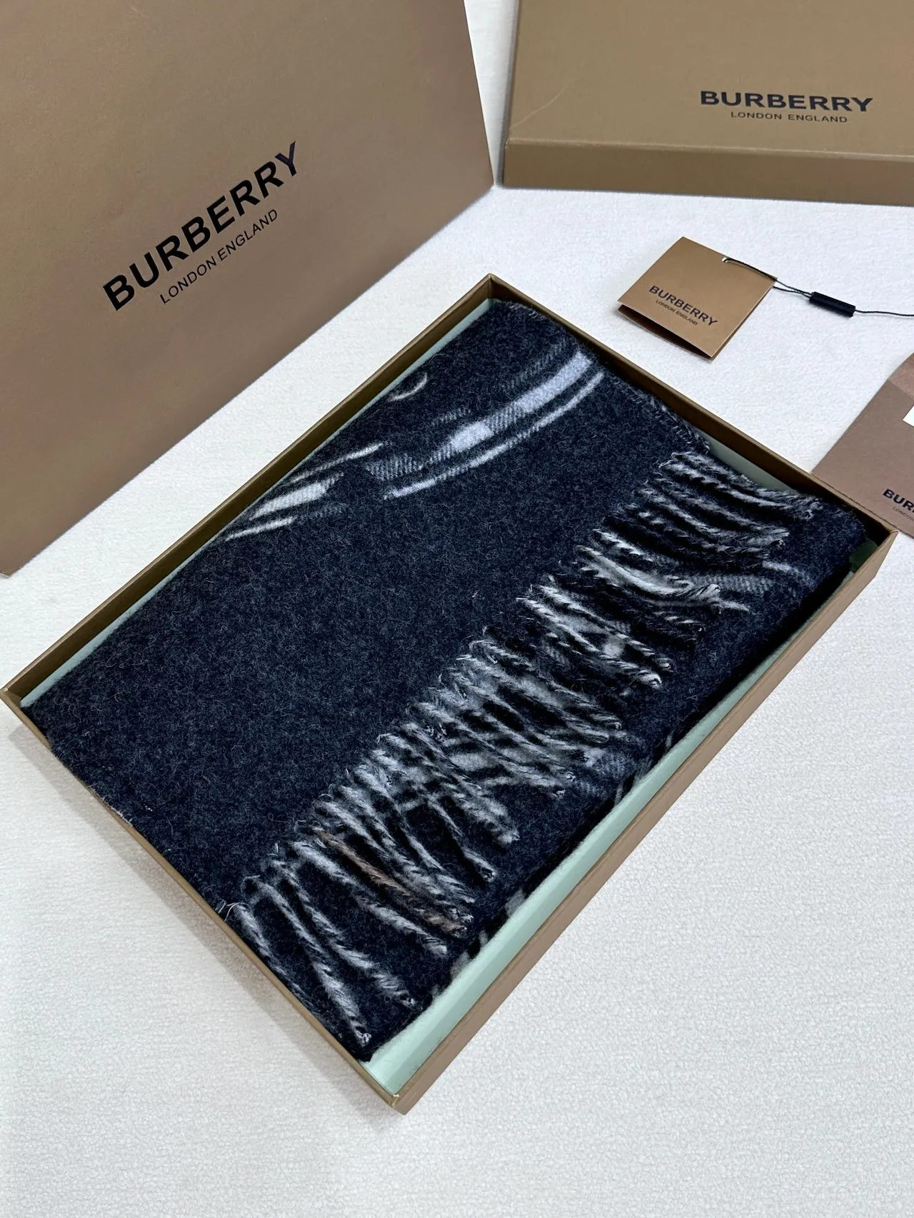 Burberry 海军蓝和米色流苏羊绒围巾 7