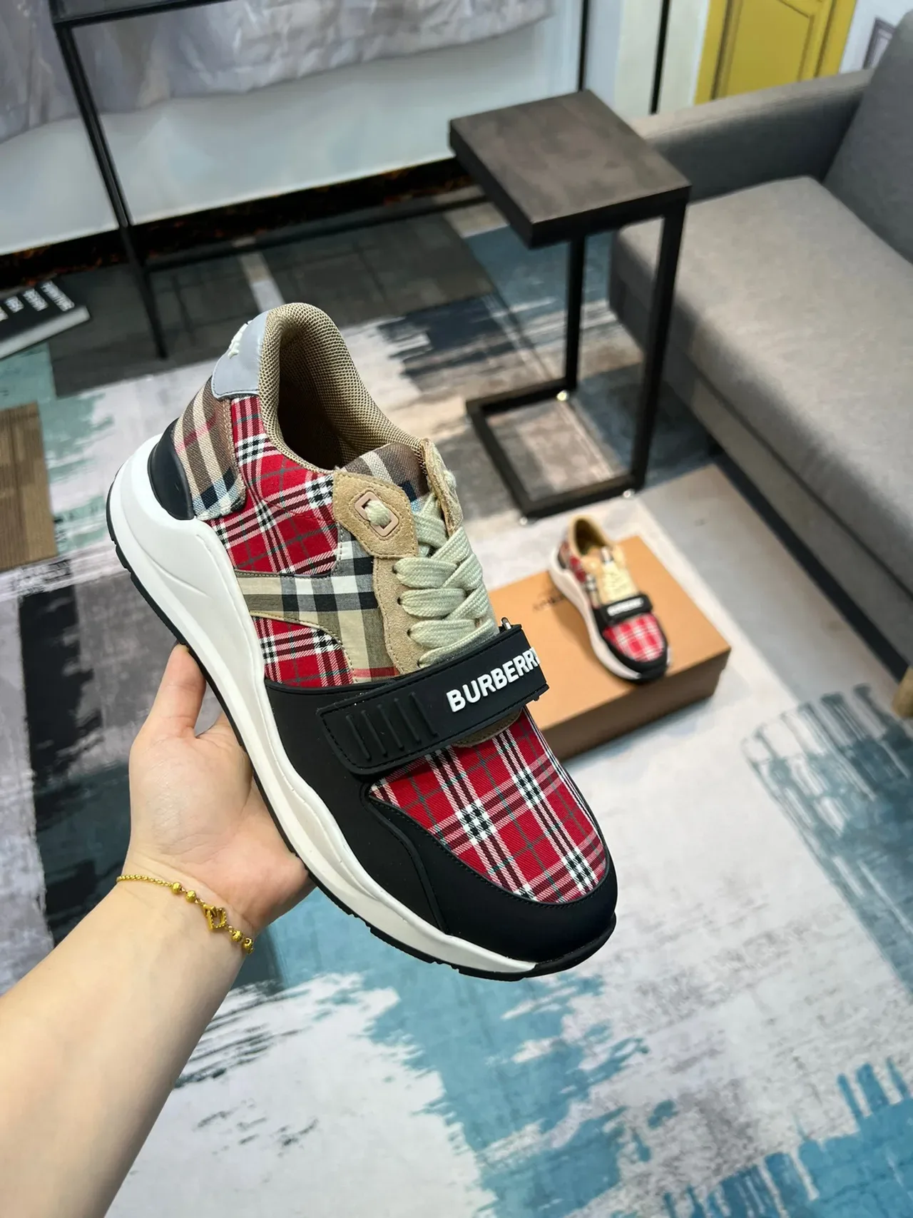 Burberry 红黑格子拼接带装饰生活方式运动鞋 6