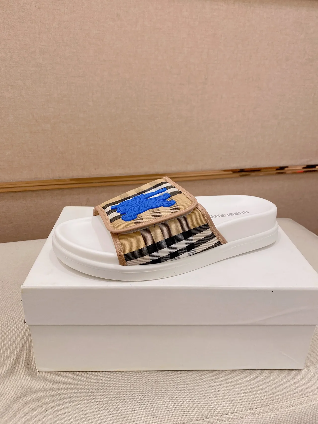 Burberry Slide Black Blue Check-Pattern Strap Raised Equestrian Knight Motif Slippers 9