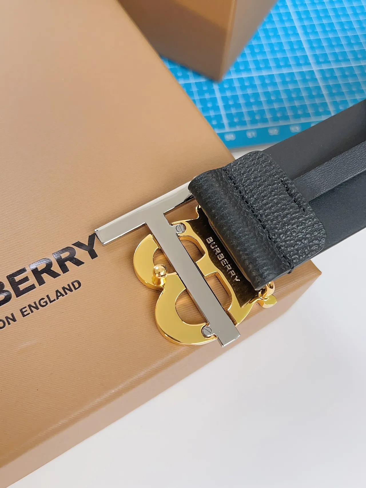 Burberry TB Belt Black Gold Pebbled Interlocking Buckle Leather Belt 4