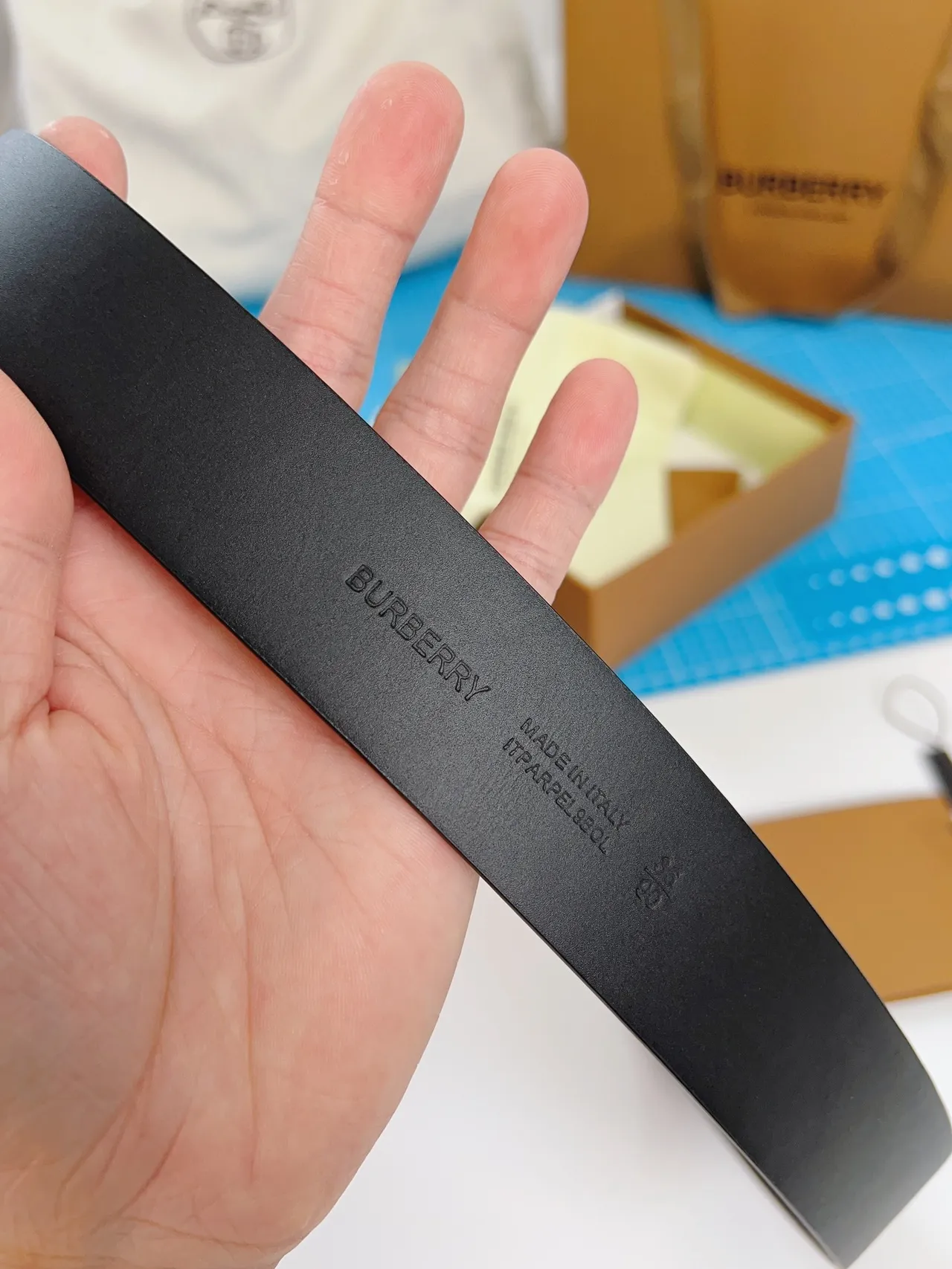 Burberry TB Belt Black Gold Pebbled Interlocking Buckle Leather Belt 6