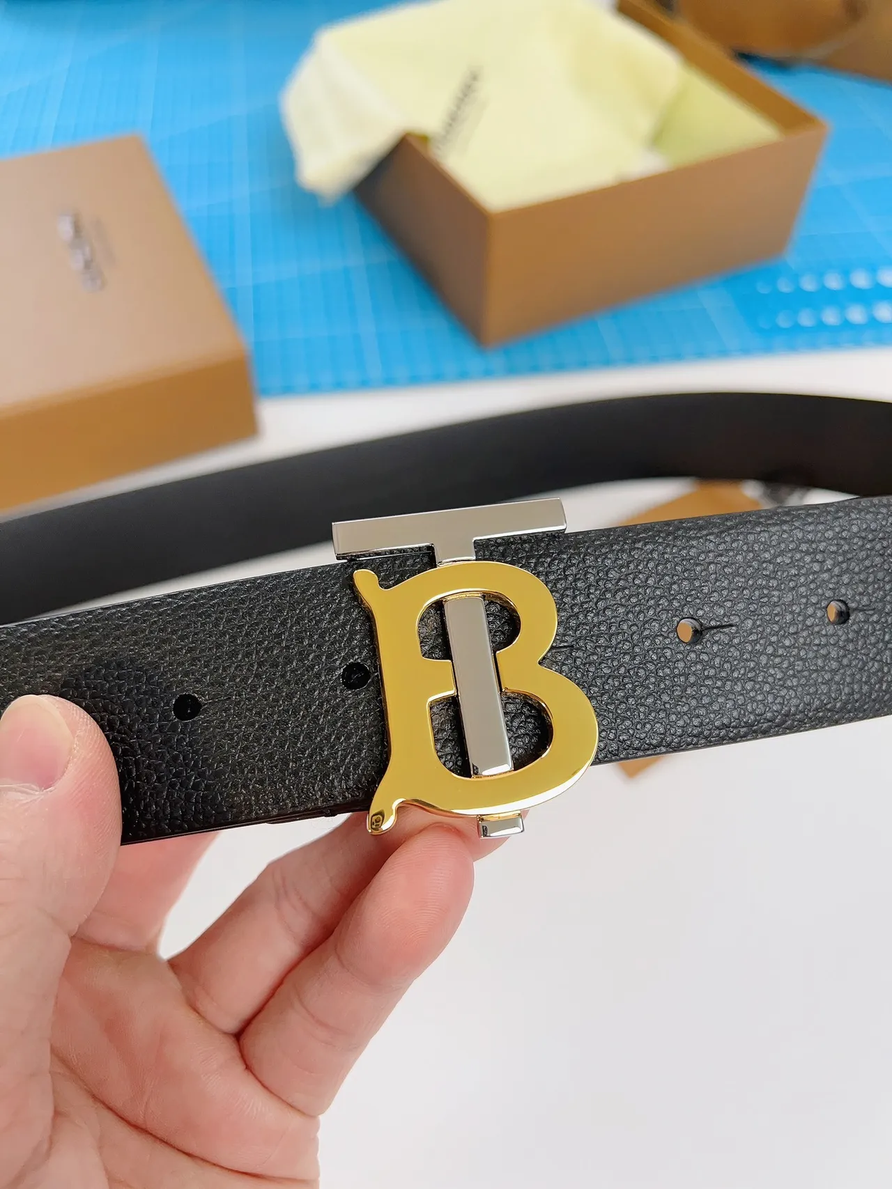 Burberry TB Belt Black Gold Pebbled Interlocking Buckle Leather Belt 7