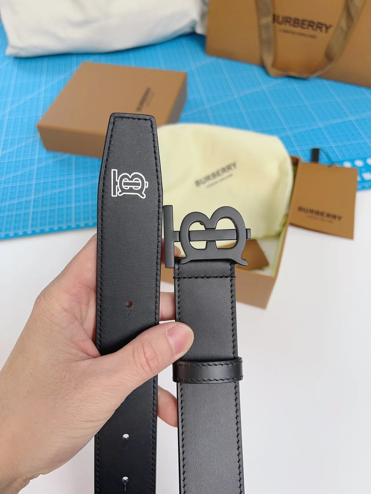 Burberry TB Monogram Ceinture en cuir noir 2