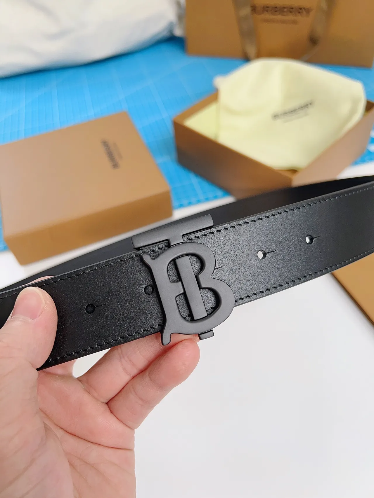 Burberry TB Monogram Ceinture en cuir noir 7