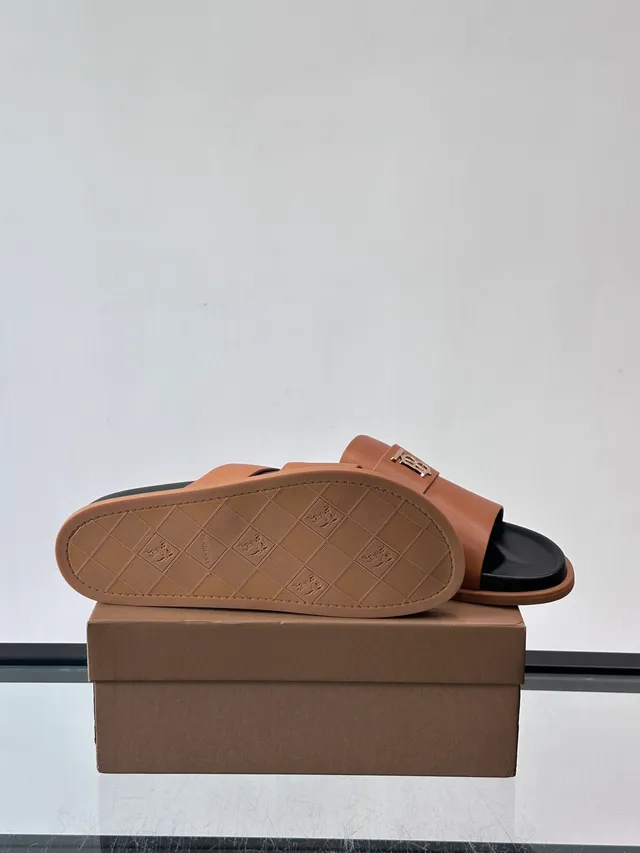 Burberry TB গ্রীষ্ম স্লাইড দ্বি ফিতা মোনোগ্রাম চপ্পল 2