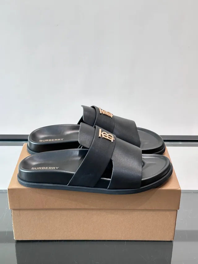 Burberry TB গ্রীষ্ম স্লাইড দ্বি ফিতা মোনোগ্রাম চপ্পল 10