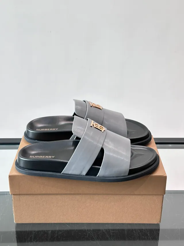 Burberry TB গ্রীষ্ম স্লাইড দ্বি ফিতা মোনোগ্রাম চপ্পল 12