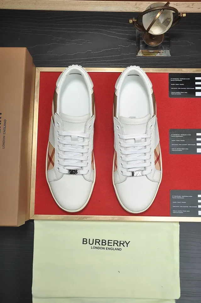 Burberry Sneakers Lifestyle avec Panneau Blanc et à Carreaux 3