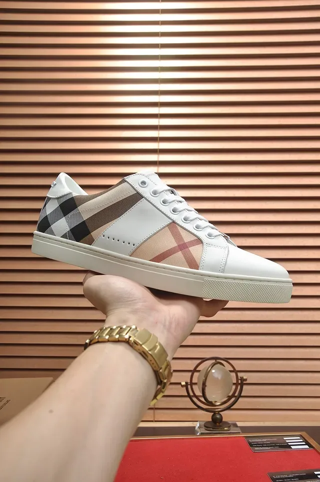 Burberry Sneakers Lifestyle avec Panneau Blanc et à Carreaux 4