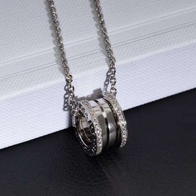 Bvlgari B.zero1 多带 Pavé 钻石吊坠项链 2