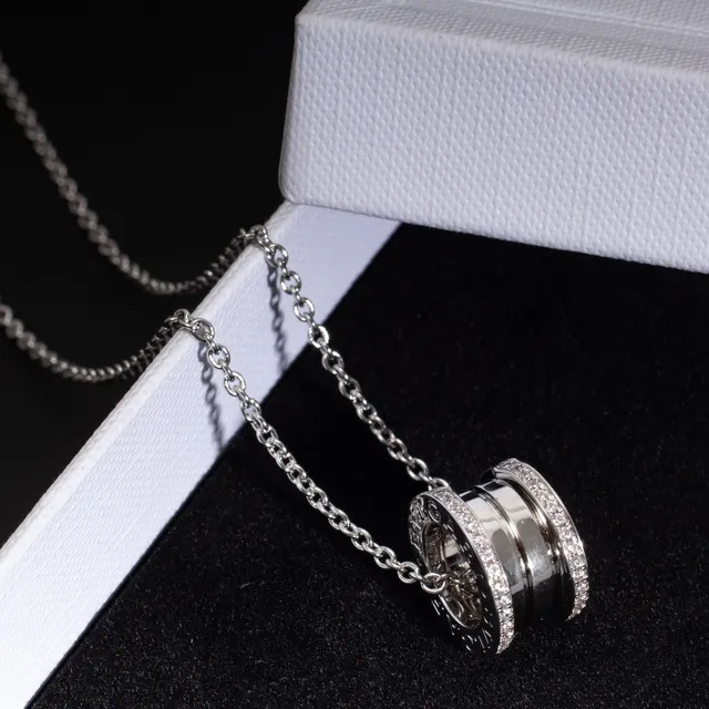 Bvlgari B.zero1 多带 Pavé 钻石吊坠项链 4