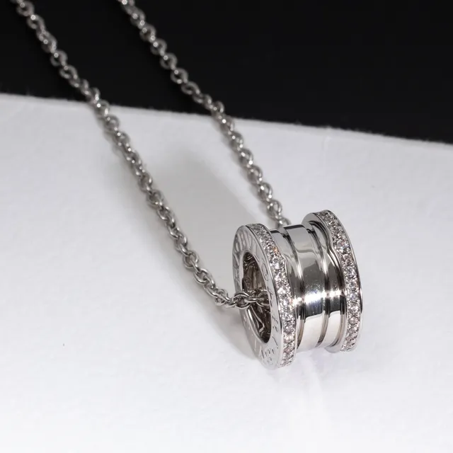 Bvlgari B.zero1 多带 Pavé 钻石吊坠项链 5