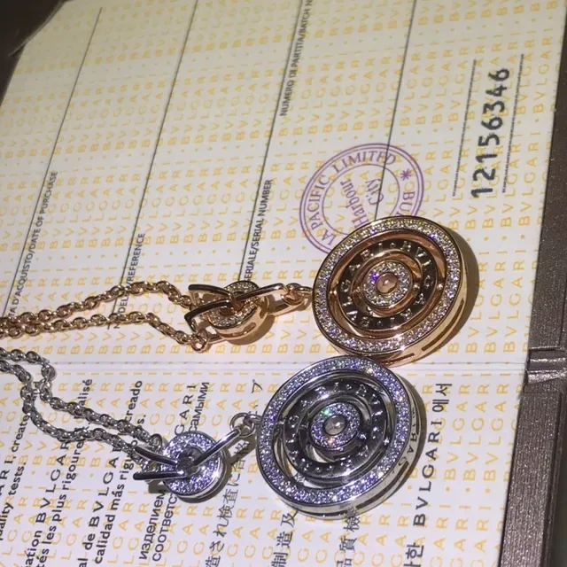 Bvlgari B.zero1 घूमने वाला डबल सर्कल पेंडेंट नेकलेस 2