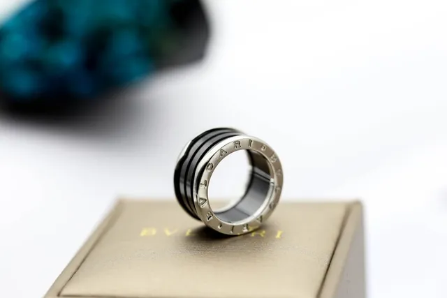 Bvlgari B.zero1 叠加黑色和银色戒指 2