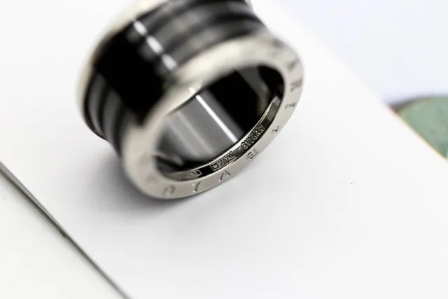 Bvlgari B.zero1 叠加黑色和银色戒指 7