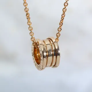 Bvlgari B.zero1 Tubogas स्टैक्ड रिंग स्वर्ण नेकलस