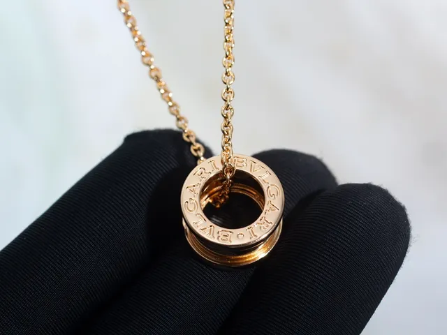 Bvlgari B.zero1 Tubogas Stacked Ring Gold Necklace 8