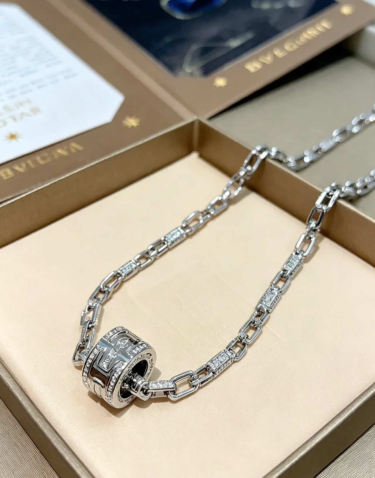 Bvlgari Bulgari Barrel Clasp Pavé Link Necklace 2