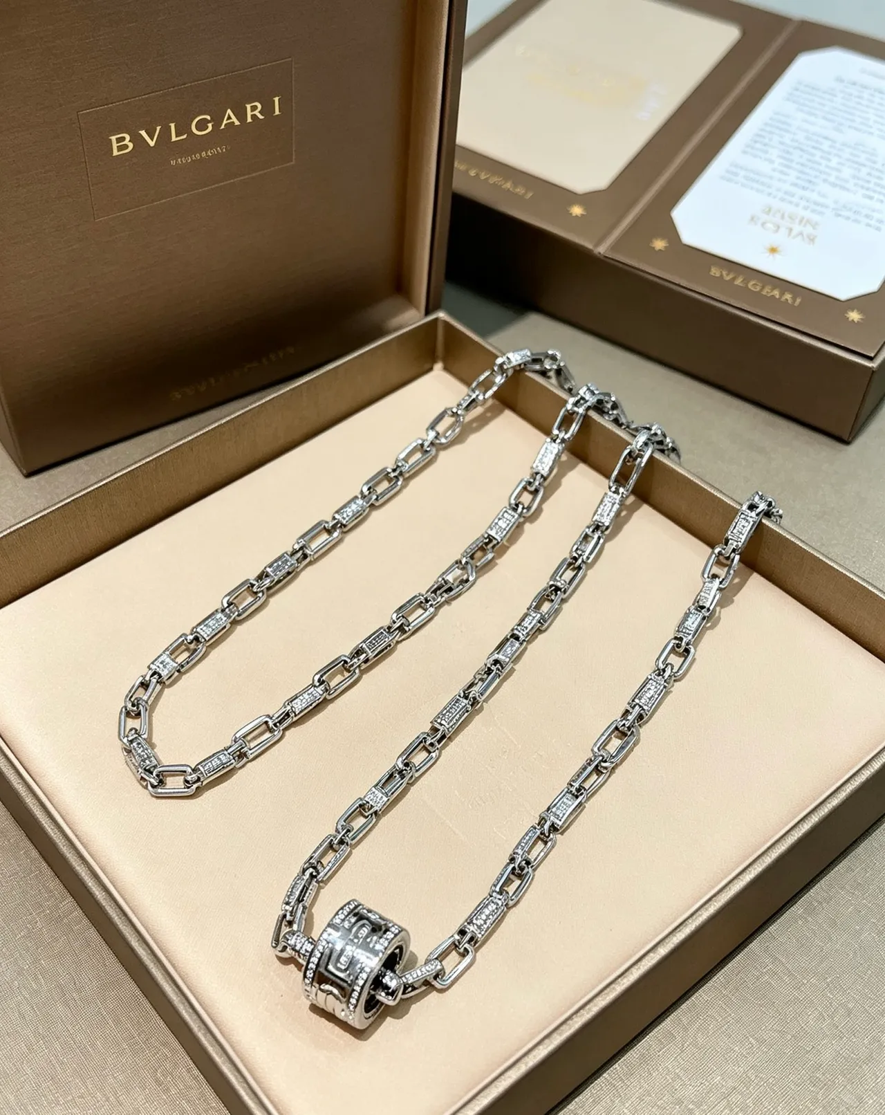 Bvlgari Bulgari Barrel Clasp Pavé Link Necklace 7