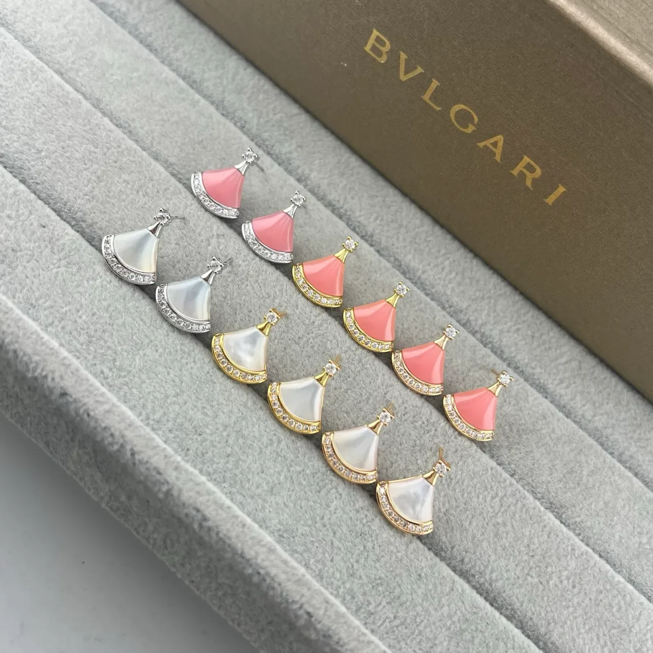 Bvlgari Divas’ Dream aretes de esmalte en forma de abanico y pavé 3