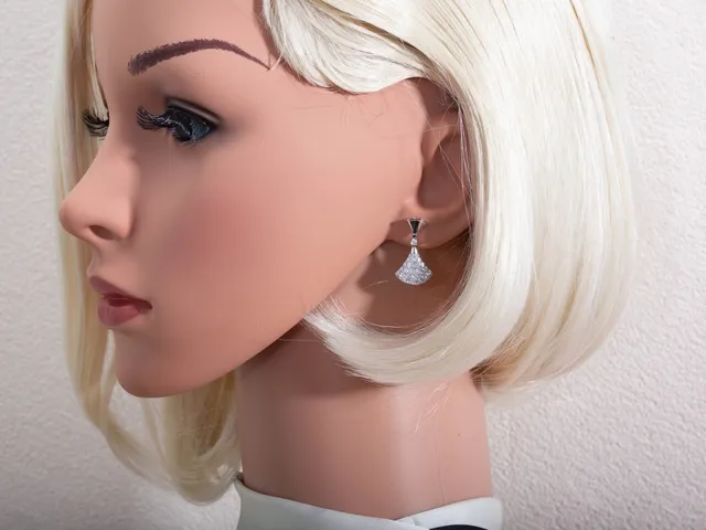Bvlgari Divas' Dream aretes de diamantes pavé en forma de abanico 2