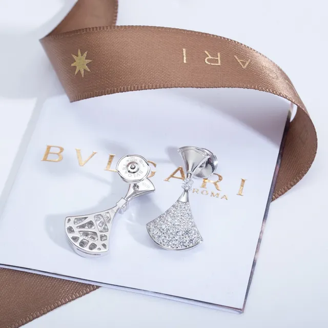 Bvlgari Divas' Dream aretes de diamantes pavé en forma de abanico 6