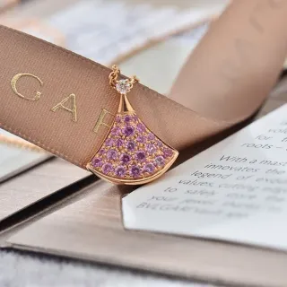 Bvlgari Divas’ Dream Pink Purple Gemstone Fan Pendant Necklace